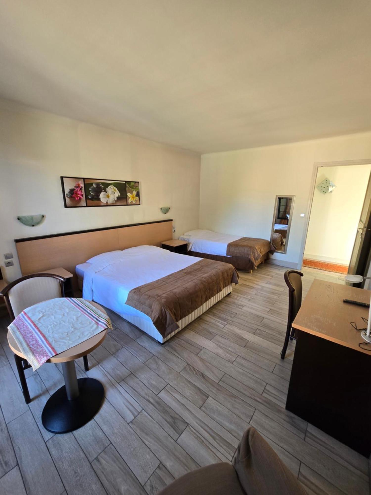 Auberge les Aromes Grasse Exterior foto